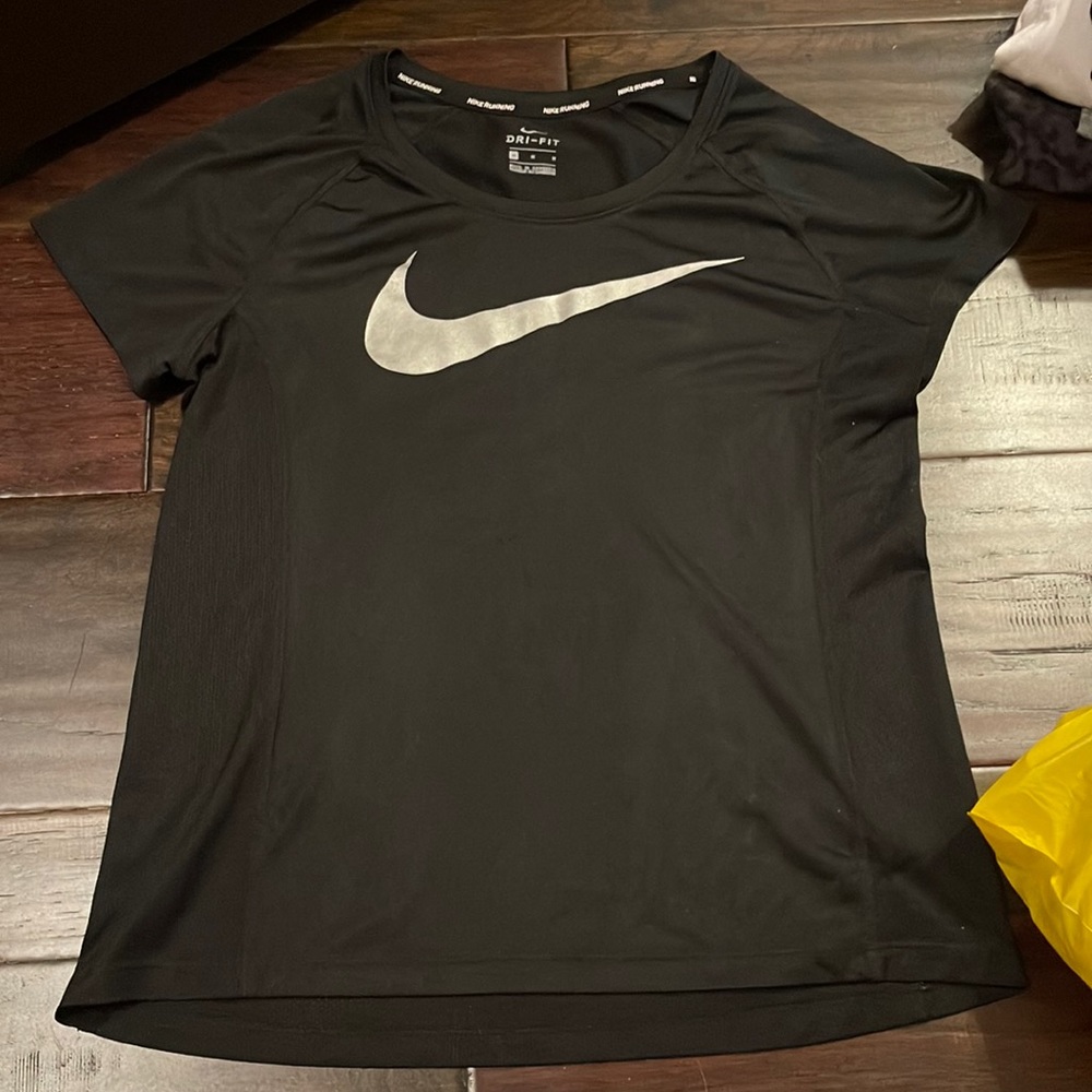 nike running shirt